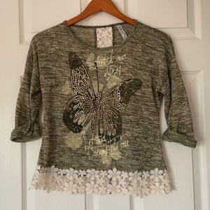 Beauties butterfly and lacework tee. Girls M/L.